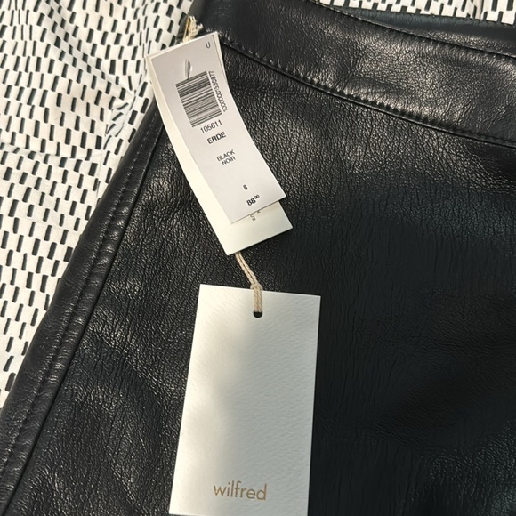 Aritzia Wilfred rede shorts black size 8 - Picture 9 of 9